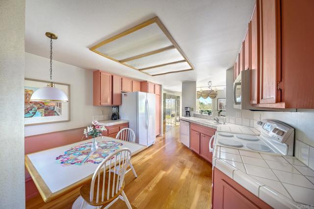 Detail Gallery Image 6 of 27 For 1749 Sawgrass, Escondido,  CA 92026 - 3 Beds | 2 Baths