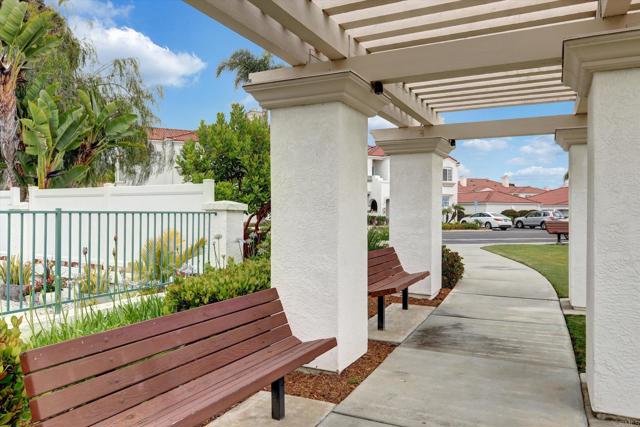 3372 Corsica Way, Oceanside CA: https://media.crmls.org/mediaz/1420cd44-80b9-4b4c-900a-1cc4c87e3449.jpg