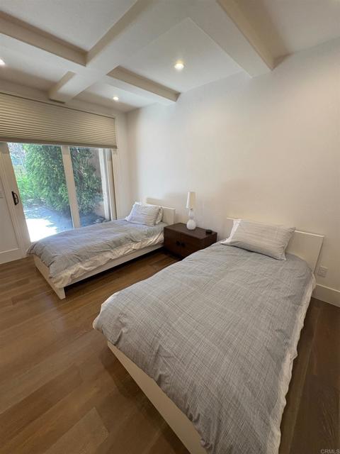 1317 Caminito Balada, La Jolla CA: https://media.crmls.org/mediaz/14213d1c-2859-463d-afee-b50886b8d0f7.jpg