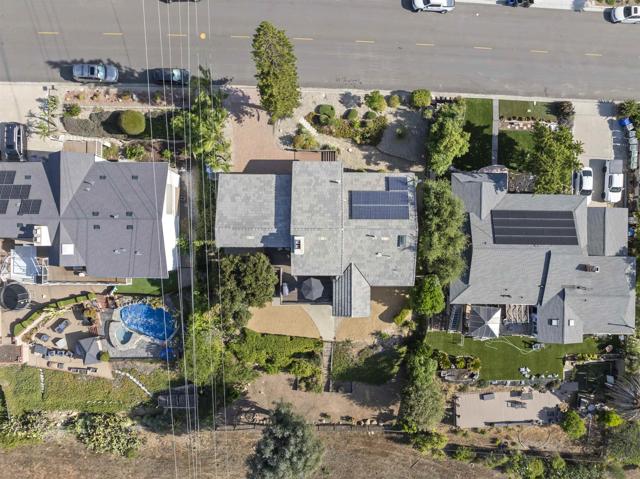 17924 Saint Andrews Dr, Poway CA: https://media.crmls.org/mediaz/142162b5-57e3-4811-a834-4009b07e05dc.jpg