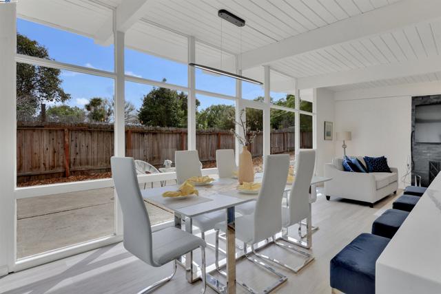 1167 Temple Dr, Pacheco CA: https://media.crmls.org/mediaz/14219420-8466-4099-8e1b-b9cf2d4b9a38.jpg