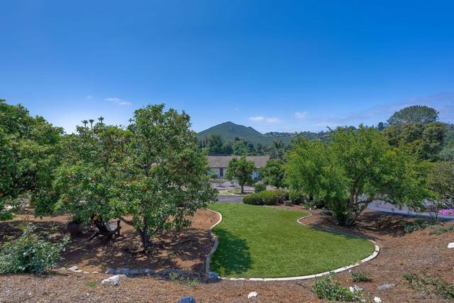 660 Via Rancho Pkwy, Escondido CA: https://media.crmls.org/mediaz/1422a6dc-f3c7-408e-b7e7-fb42cdccf945.jpg