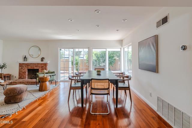 3872 Aztec Court, Simi Valley CA: https://media.crmls.org/mediaz/1422b19b-9978-493d-8cb9-91afca6646aa.jpg