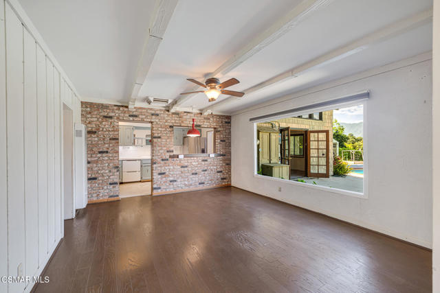 1585 Loma Drive, Ojai CA: https://media.crmls.org/mediaz/14235120-a18d-42fb-8ceb-a2d756f7f61c.jpg