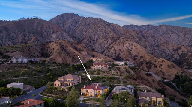 2330 Crystal Lane, Pasadena CA: https://media.crmls.org/mediaz/14238f8c-5d4a-4096-9b74-c92eaa456877.jpg