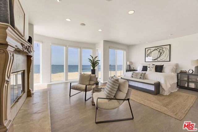 7019 E Seaside Walk, Long Beach CA: https://media.crmls.org/mediaz/1423c45f-d2db-4841-bc9f-13c3720d6680.jpg