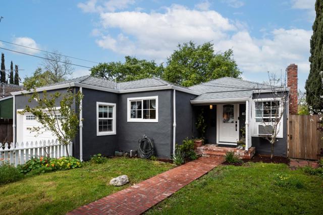 402 Poplar Avenue, Redwood City CA: https://media.crmls.org/mediaz/1424809b-e510-40dd-9458-a758d09c7f89.jpg