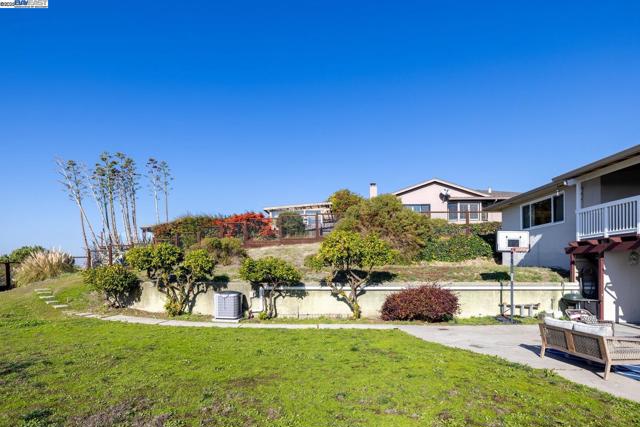2567 Humboldt, San Leandro CA: https://media.crmls.org/mediaz/1424a51d-969c-4d9e-87e4-227fd875a4a6.jpg