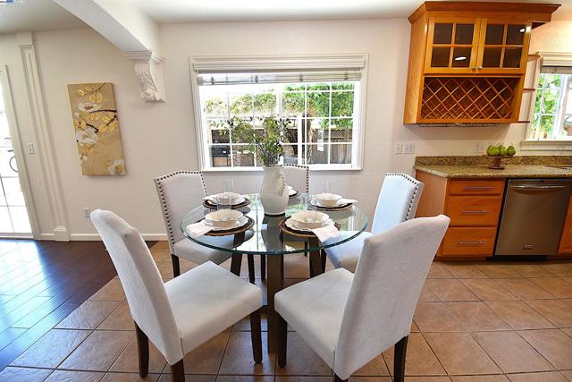 33332 Depot Rd, Union City CA: https://media.crmls.org/mediaz/14254d5c-3fd2-4a75-9f3e-97774562aac3.jpg