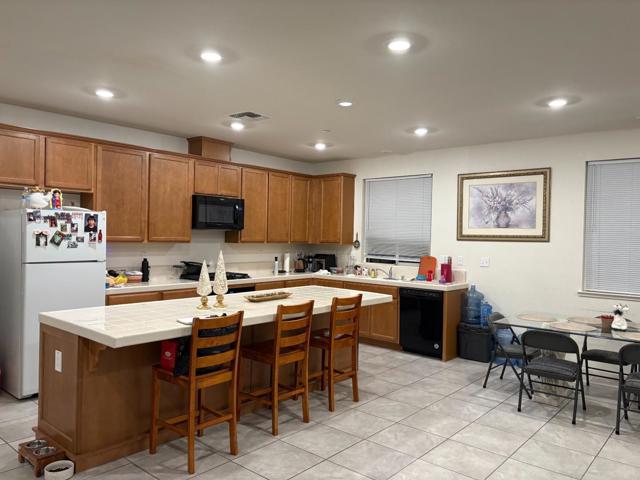1226 Palermo Court, Salinas CA: https://media.crmls.org/mediaz/14263620-c2f3-48db-ae9d-ef5d943340f6.jpg