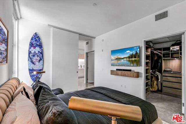 901 Hancock Avenue, West Hollywood CA: https://media.crmls.org/mediaz/14264c87-2204-42d6-bd9b-1a7d6570d5fe.jpg
