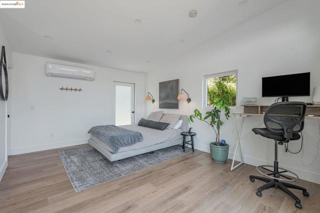 3336 Oak Ct, Lafayette CA: https://media.crmls.org/mediaz/142665b5-b51f-473a-be8f-0e38320151f7.jpg
