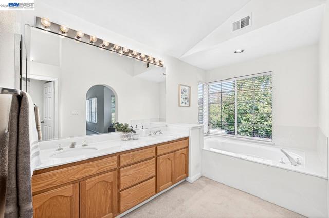 Image 32 of 46 For 579 Amberwood Way