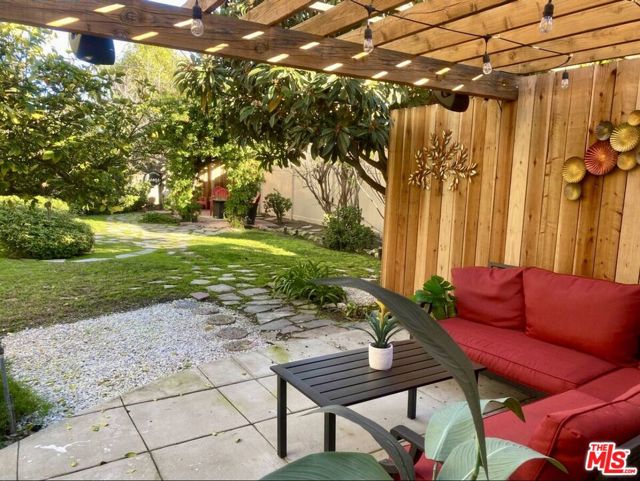 5944 Irvine Avenue, North Hollywood CA: https://media.crmls.org/mediaz/14275a9b-3e05-431e-817d-aa1644c690f4.jpg