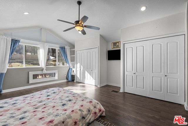 1197 Oriole Road, Wrightwood CA: https://media.crmls.org/mediaz/14275d11-73de-4d9b-88a7-814e286d5251.jpg