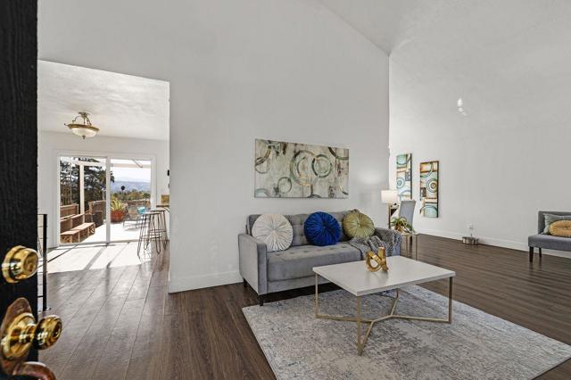 464 Archglen Way, San Jose CA: https://media.crmls.org/mediaz/1427d988-f6bc-4c16-bc84-b88886bd6e90.jpg