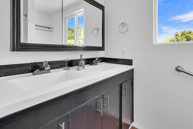 38483 Milpitas Road,  CA: https://media.crmls.org/mediaz/1427dc48-4404-42aa-bc43-83cfd4731435.jpg