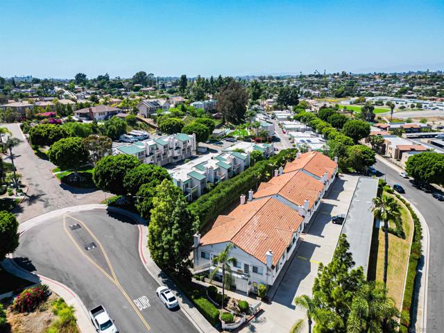 699 Ascot Dr, Vista CA: https://media.crmls.org/mediaz/142867d6-2959-47dc-9b44-b05e2f8f9b1a.jpg
