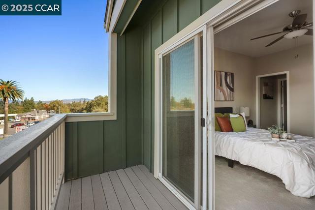 200 Valletta Ln, Pleasanton CA: https://media.crmls.org/mediaz/14289307-2d03-4d6b-8b24-044bfb4303c1.jpg