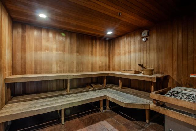 311 Oak Street, Oakland CA: https://media.crmls.org/mediaz/1428c006-41ca-4462-8732-20094d5ea950.jpg