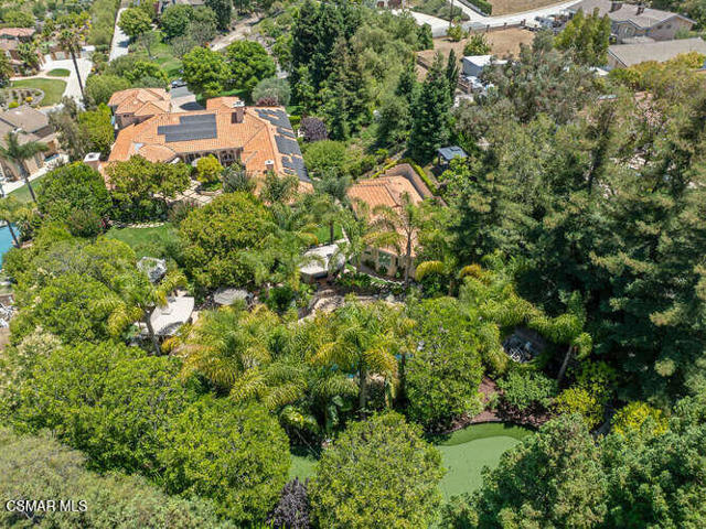421 Whitegate Road, Thousand Oaks CA: https://media.crmls.org/mediaz/1428d7a4-a993-46a1-8b28-dc4e672b52b1.jpg