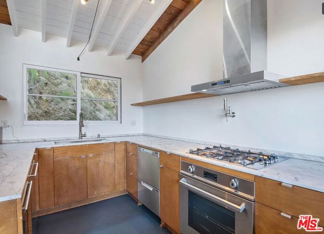 8663 Nash Drive, Los Angeles CA: https://media.crmls.org/mediaz/1428f091-180b-4520-90d7-cbb8516b94cb.jpg