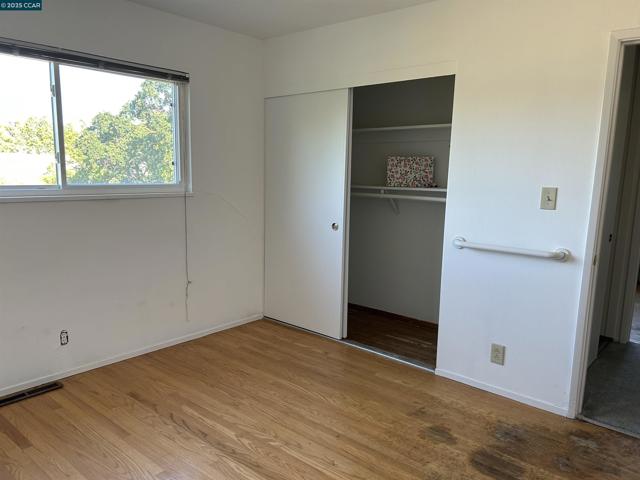 826 Veale, Martinez CA: https://media.crmls.org/mediaz/14292c5a-d34a-411d-b49f-4b5a0ba5e33e.jpg
