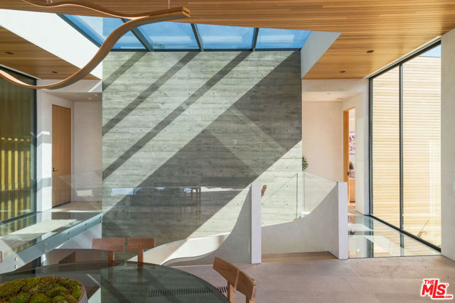 1520 Carla, Beverly Hills CA: https://media.crmls.org/mediaz/1429ed2d-a249-4cb9-8416-dafaa45fc1f0.jpg