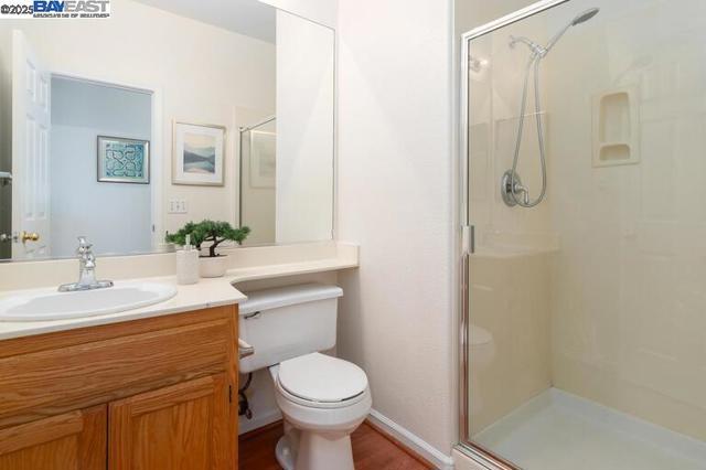 Image 17 of 46 For 220 Bridgehead Ln