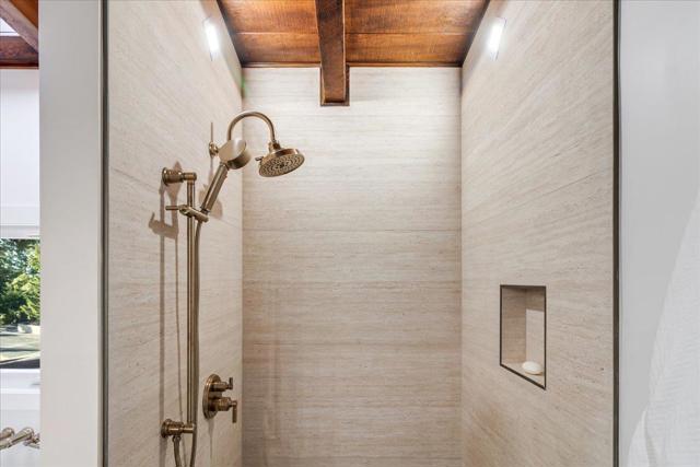 580 Rancho Prieta Road, Los Gatos CA: https://media.crmls.org/mediaz/142ad44a-8591-4b48-9303-48e07a569541.jpg