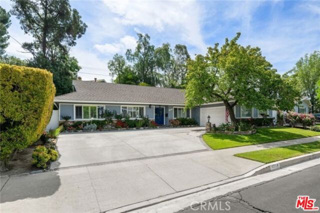 8204 Clemens Avenue, West Hills CA: https://media.crmls.org/mediaz/142aec88-1dae-42da-bae3-bae1a97e8222.jpg