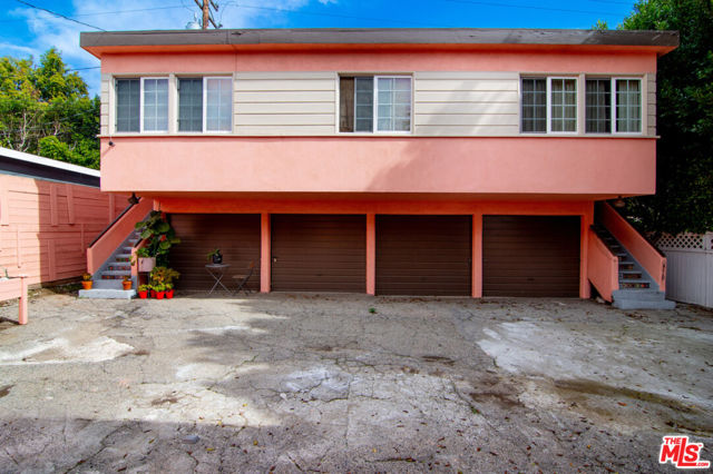 930 N Harper Avenue, West Hollywood CA: https://media.crmls.org/mediaz/142afc7f-2eda-4755-9a57-0c144cf6914b.jpg