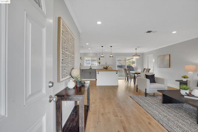 1166 Hibiscus Way, Livermore CA: https://media.crmls.org/mediaz/142b9c3d-b20c-425d-b0ec-740f5f9530c4.jpg