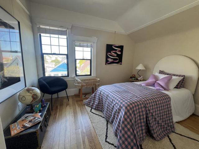 270 Andover Street, San Francisco CA: https://media.crmls.org/mediaz/142bd116-8c8c-48ab-8731-6d86199949ae.jpg