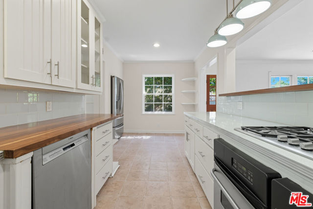 4909 Morse Avenue, Sherman Oaks CA: https://media.crmls.org/mediaz/142cd734-f3cb-4626-9fca-4b74907653e2.jpg