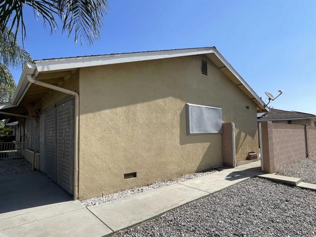 Detail Gallery Image 6 of 36 For 570 S Lyon Ave, Hemet,  CA 92543 - 2 Beds | 2 Baths