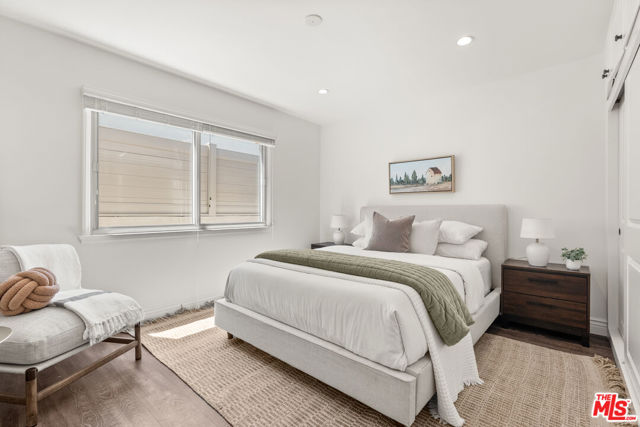 7322 W 91st Street, Los Angeles CA: https://media.crmls.org/mediaz/142dfa21-5c21-45e8-82d3-0c28ef42aa3b.jpg