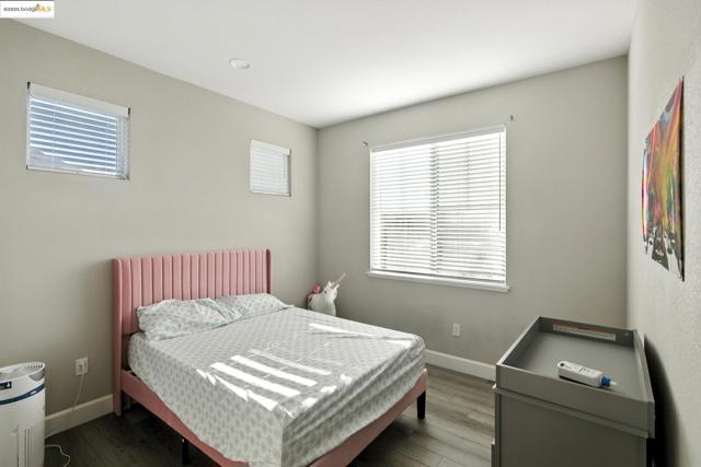536 Aster St, Vacaville CA: https://media.crmls.org/mediaz/142e0544-c664-4750-b4dd-d8ea3343eb4d.jpg