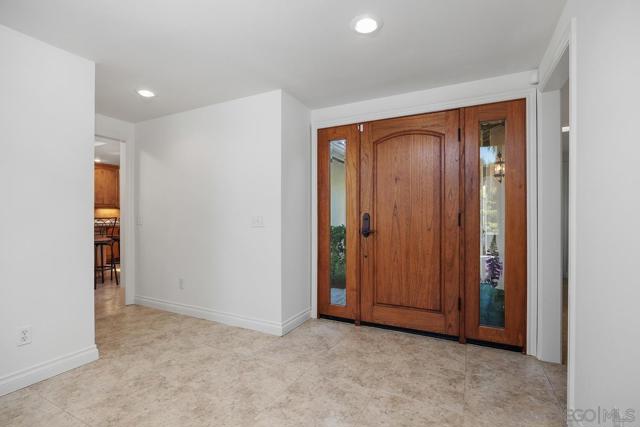 159 Mexicali Ct, Solana Beach CA: https://media.crmls.org/mediaz/142ef43b-a36d-4881-a5fe-864edd32363d.jpg