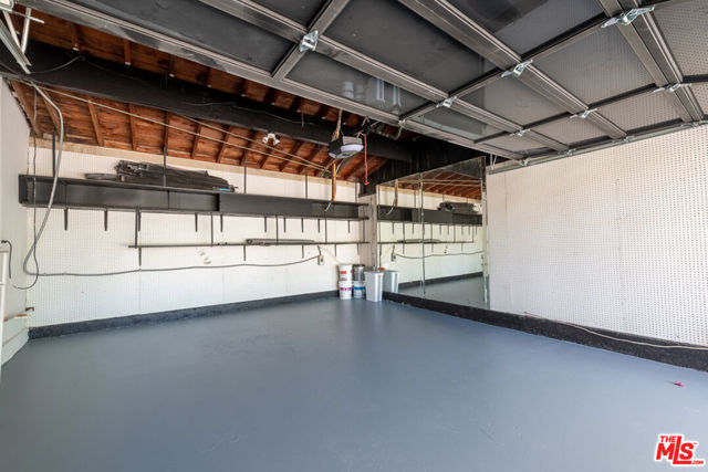 3650 Sapphire Drive, Encino CA: https://media.crmls.org/mediaz/142f3a35-e147-4dca-ba98-71bc7000d106.jpg