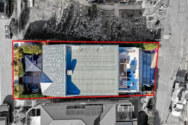 812 San Antonio Pl, San Diego CA: https://media.crmls.org/mediaz/142fbe60-57e5-421c-9a67-61db0b3d580f.jpg