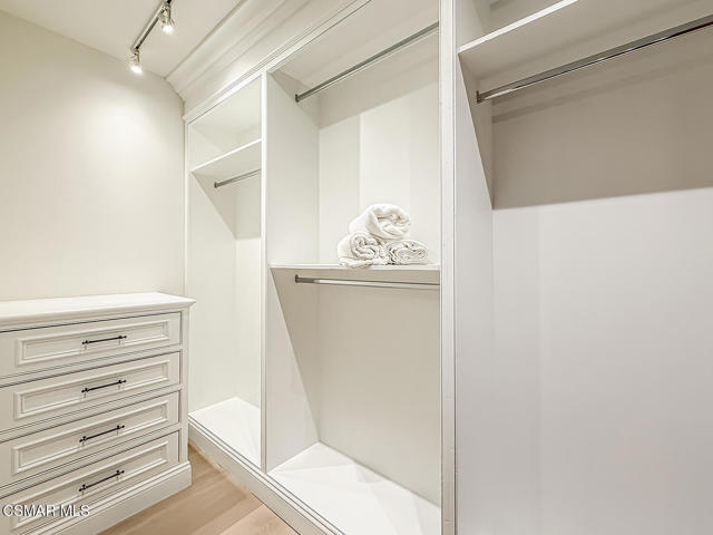 25877 Shady Oak Lane, Valencia CA: https://media.crmls.org/mediaz/14300c15-debe-4bae-b3e2-a6edd194ef69.jpg