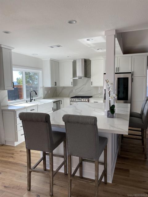2354 Valley View Pl, Escondido CA: https://media.crmls.org/mediaz/1430d7b1-8b19-45bc-a555-117040d357da.jpg