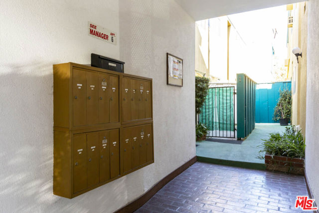 10803 Otsego Street, North Hollywood CA: https://media.crmls.org/mediaz/14314bad-3d68-4afb-985b-2c0171d6d742.jpg