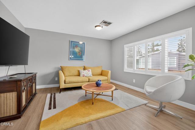 176 Chaucer Lane, Ventura CA: https://media.crmls.org/mediaz/1431b859-0d34-4448-bb5b-27859461bc65.jpg
