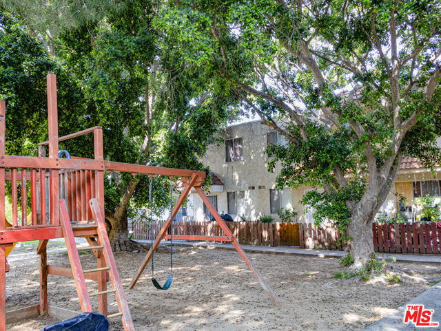 9015 Owensmouth Avenue photo 11
