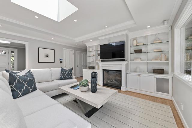 60 Vasilakos Way, Menlo Park CA: https://media.crmls.org/mediaz/1432e074-a301-47a8-a662-b4f37dd4720e.jpg