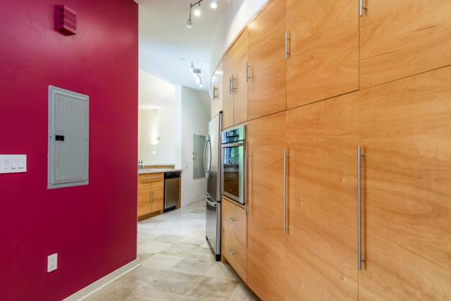 3527 Oak Knoll Drive, Redwood City CA: https://media.crmls.org/mediaz/14334e0b-dc5e-4063-9bd6-230f58e1742c.jpg