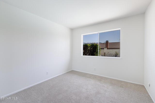 5888 E Marlies Avenue, Simi Valley CA: https://media.crmls.org/mediaz/14338d71-7cd1-4144-a80e-24f686247146.jpg