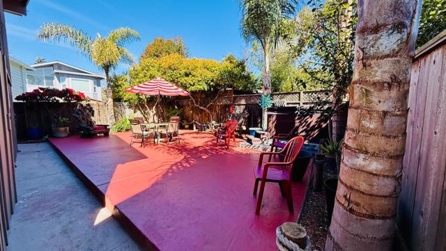 716 Seacliff Drive, Aptos CA: https://media.crmls.org/mediaz/1433c8b3-41e8-407f-86a7-5457e0c13e5f.jpg